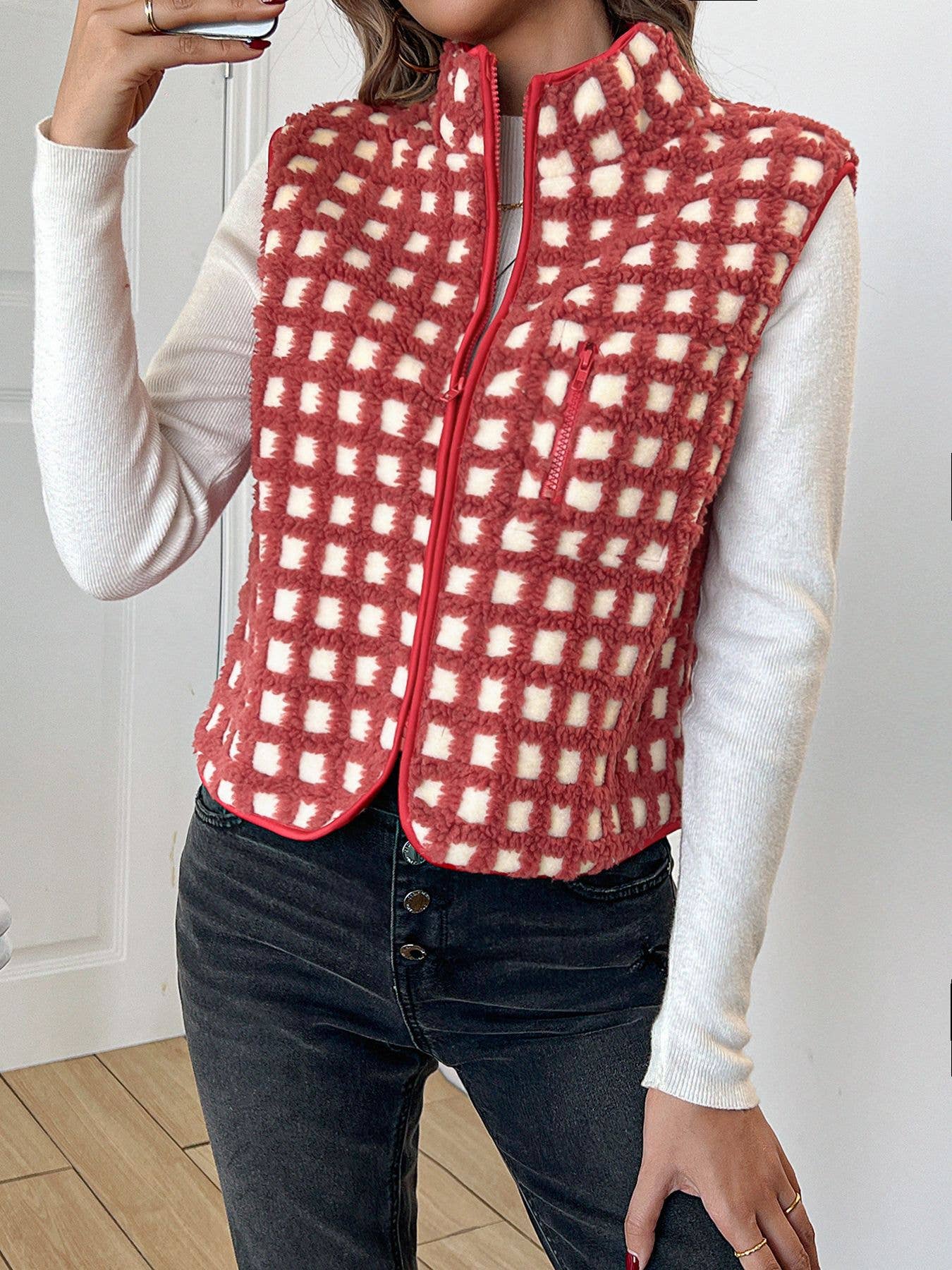 Versatile Contrast Checkered Sherpa Fleece Zip Vest