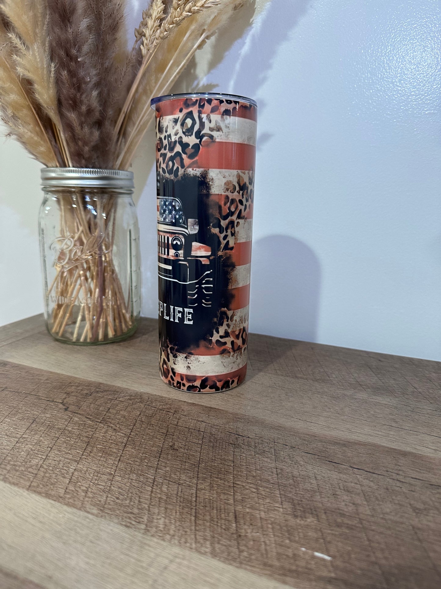 Jeep cheetah and flag tumbler