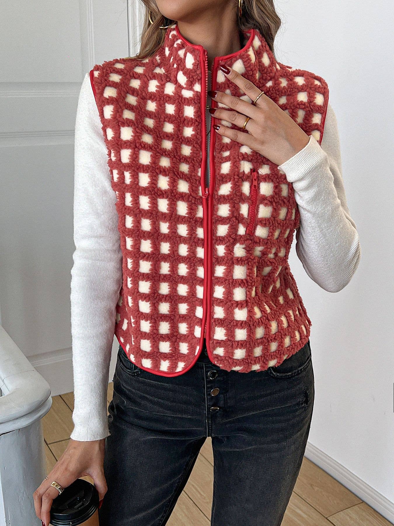 Versatile Contrast Checkered Sherpa Fleece Zip Vest