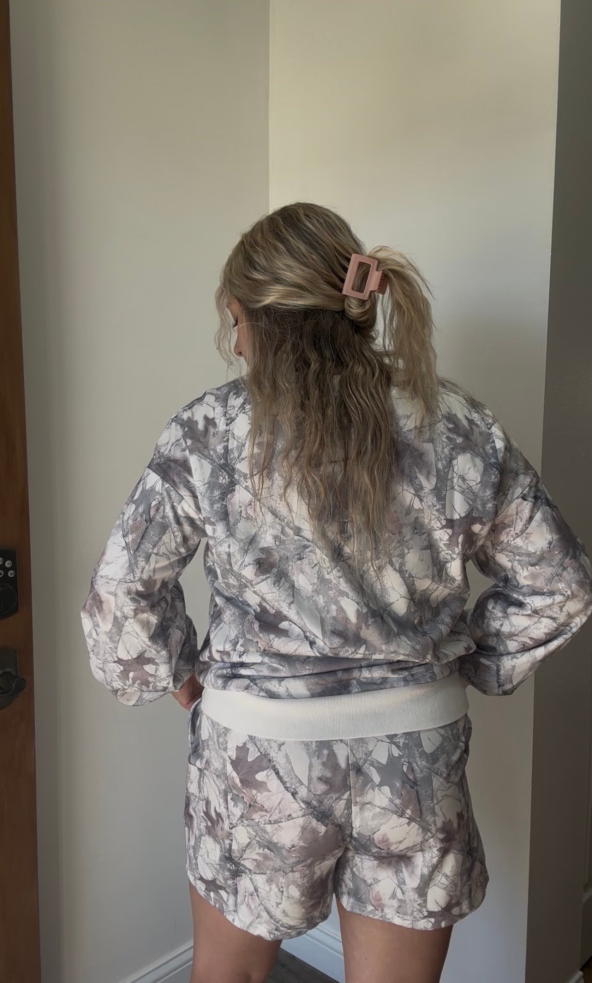 Camo Print Round Neck Drop Sleeve Shorts Set