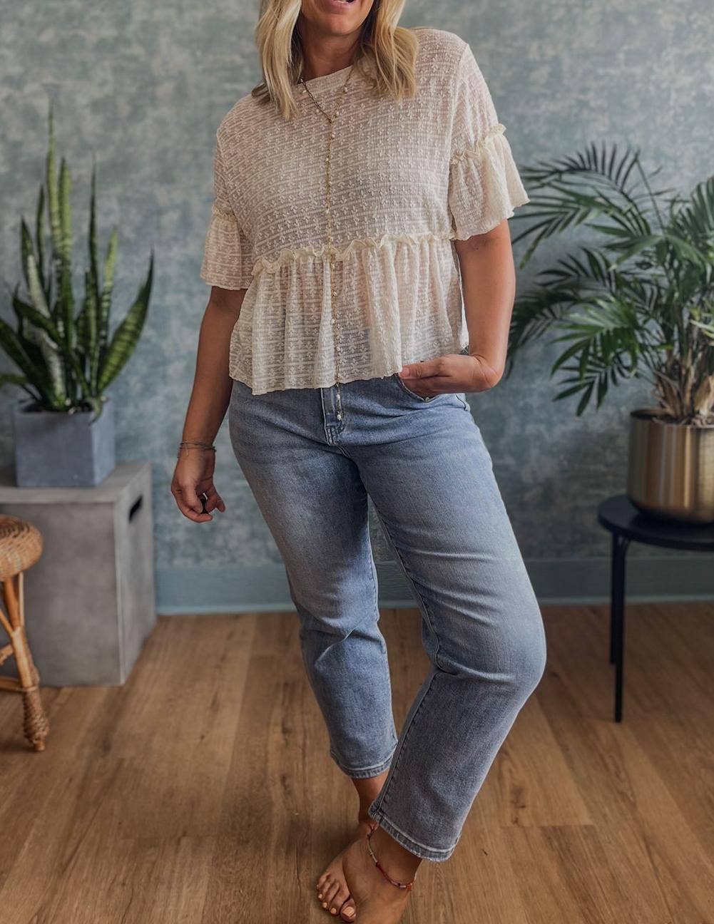 Solid Color Textured Ruffled Short Sleeve Blouse